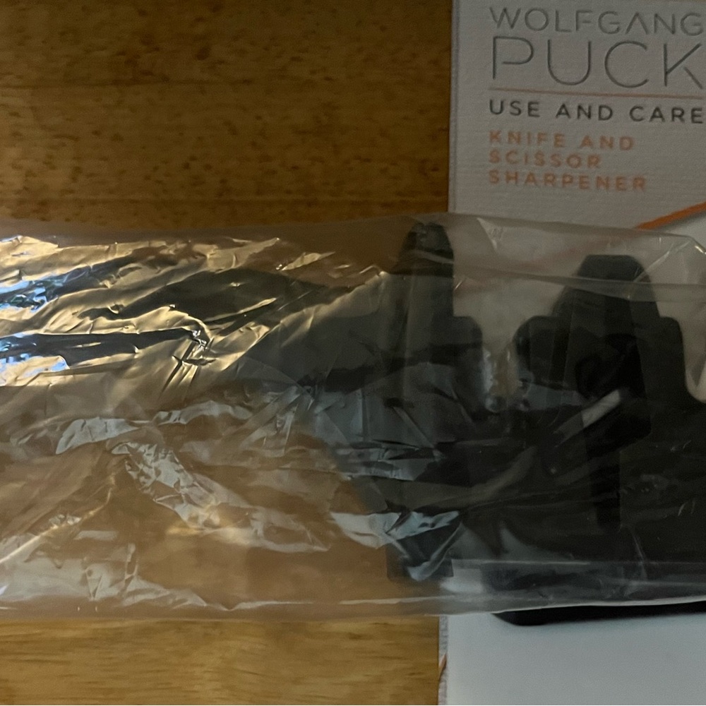 BNIB Cuisinart knive set and sharpener